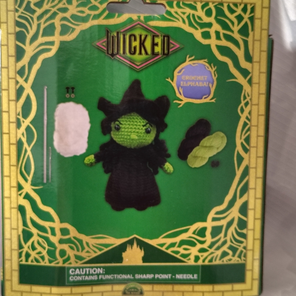 🪄Wicked Elphaba & Glinda Crochet Sets - Picture 7 of 7